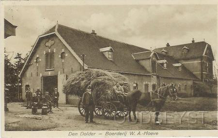 WAHoeve-1934-001.jpg - Deze Boerderij genaamd de "Prinsenhoeve'' lag aan de Dolderscheweg 197. De boerderij werd gebouwd in 1907 en (de stallen in 1910) werd bewoond door J.R.H.A.M. Boissevain. Kan nu elk moment gesloopt worden. Opname van 1934